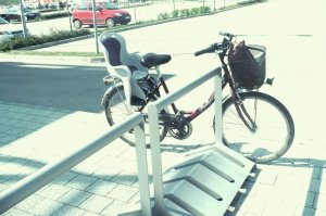 bevásárló kp előtt